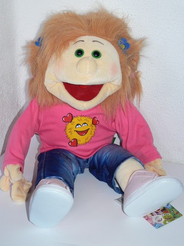Living puppets caro - living,